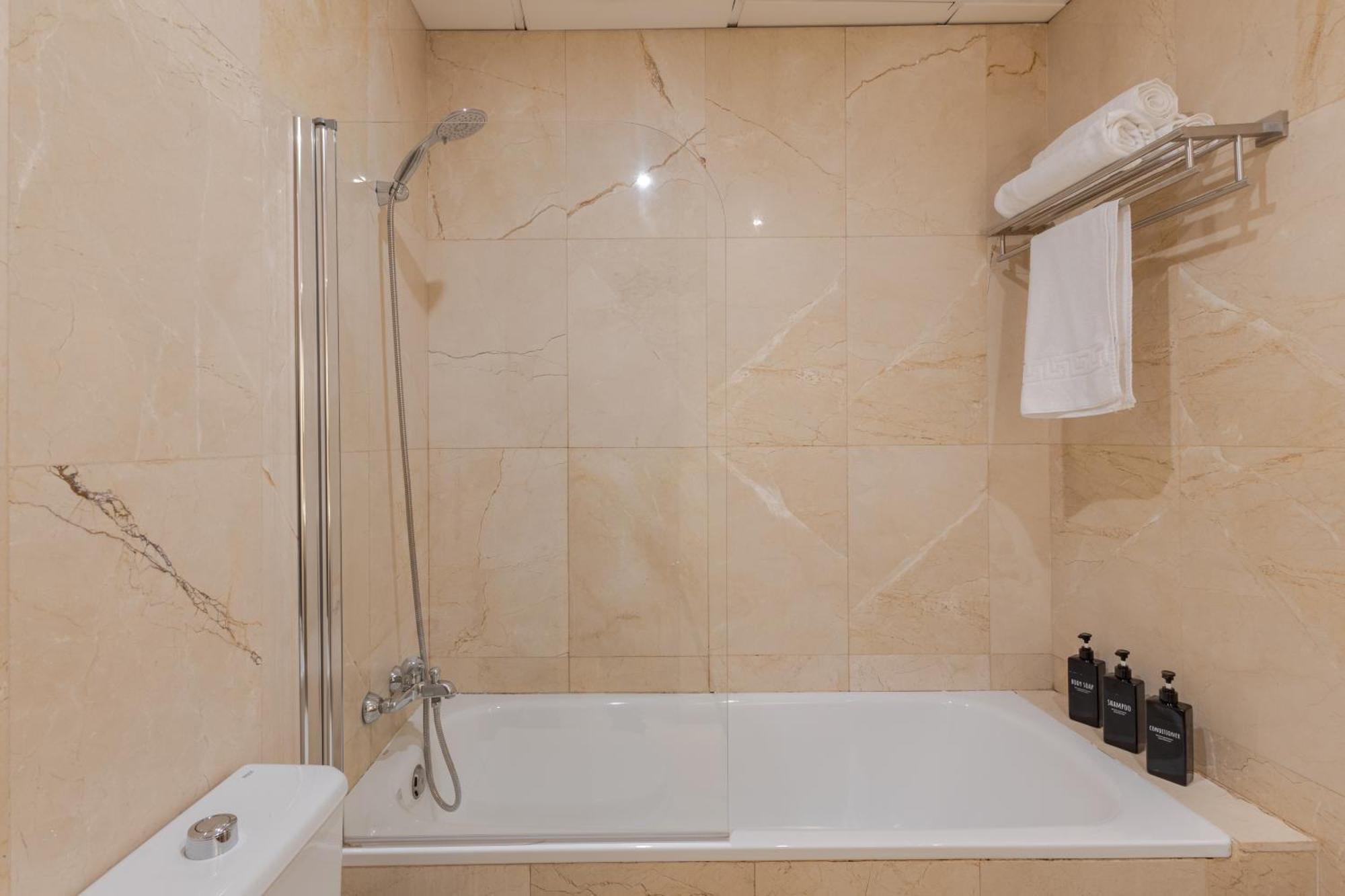 Mad Coco Aparts & Suites Centro Sol มาดริด ภายนอก รูปภาพ