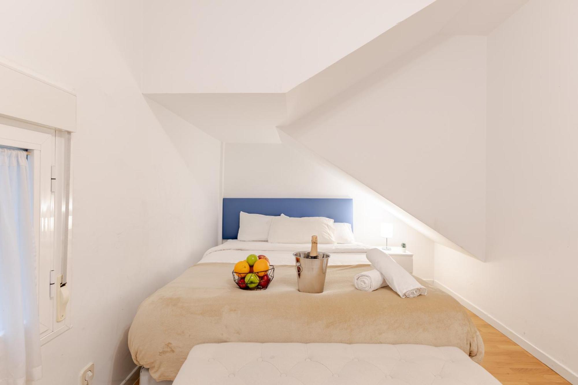 Mad Coco Aparts & Suites Centro Sol มาดริด ภายนอก รูปภาพ