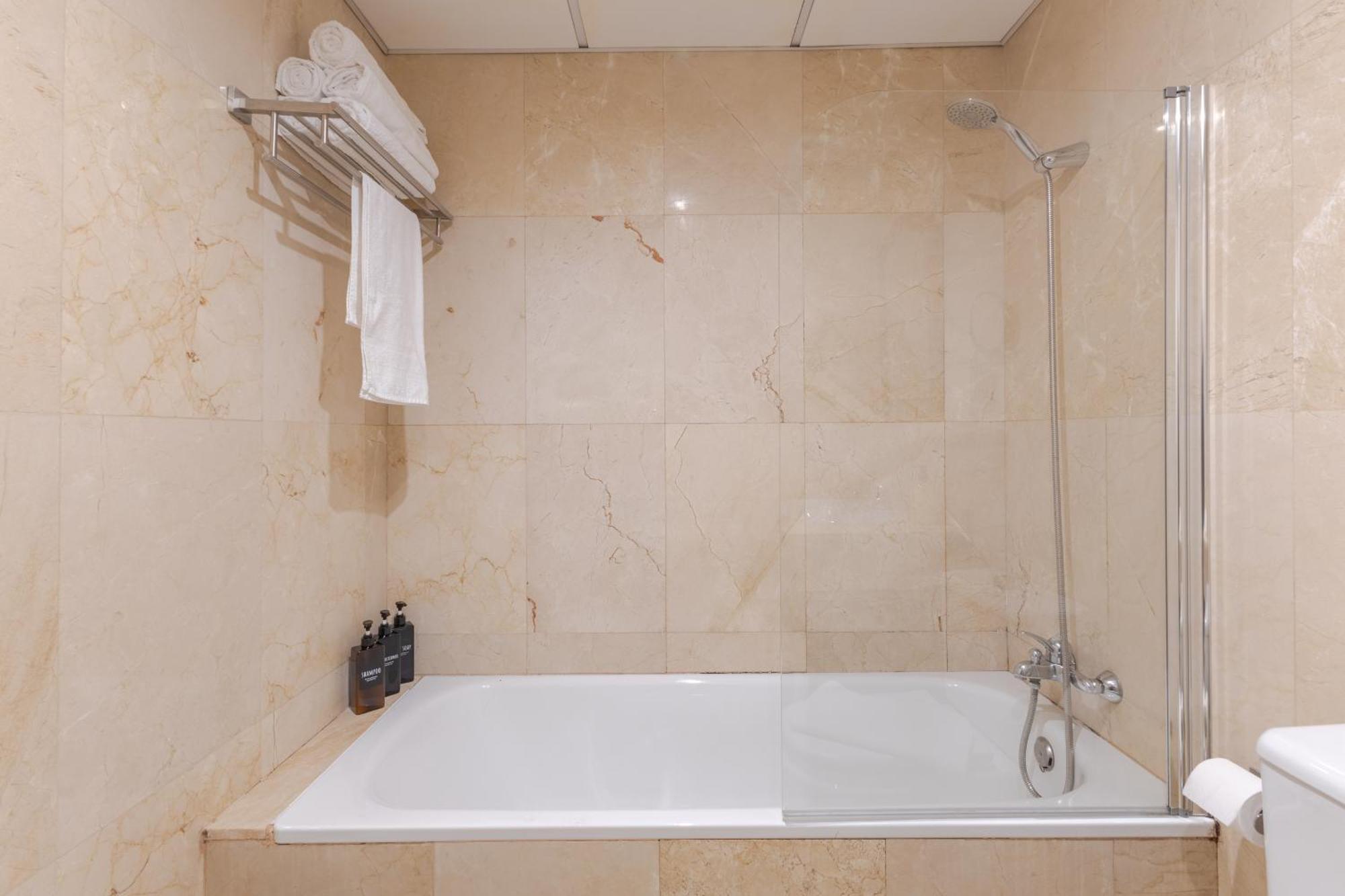 Mad Coco Aparts & Suites Centro Sol มาดริด ภายนอก รูปภาพ